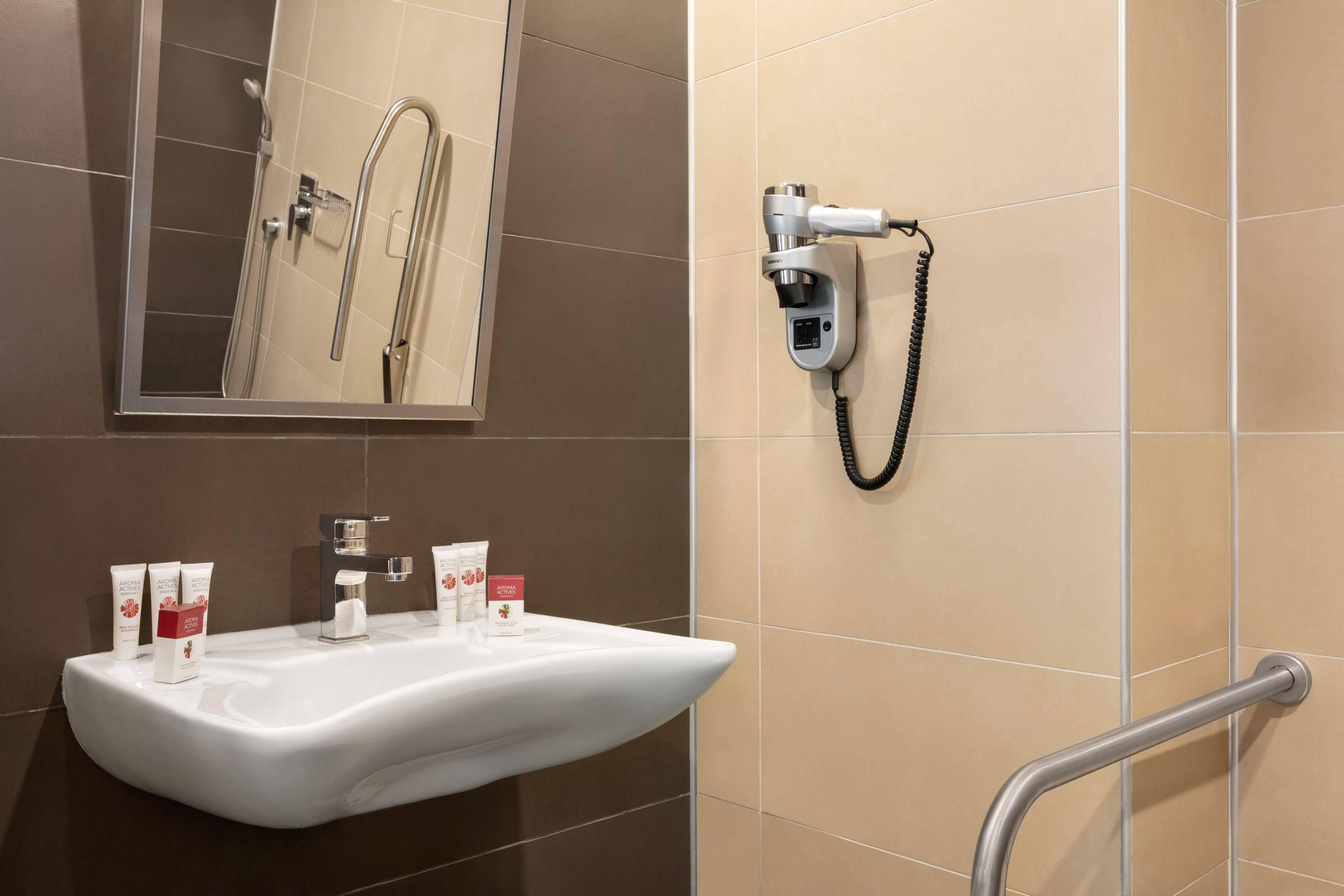 Ramada Resort By Wyndham Unye מראה חיצוני תמונה