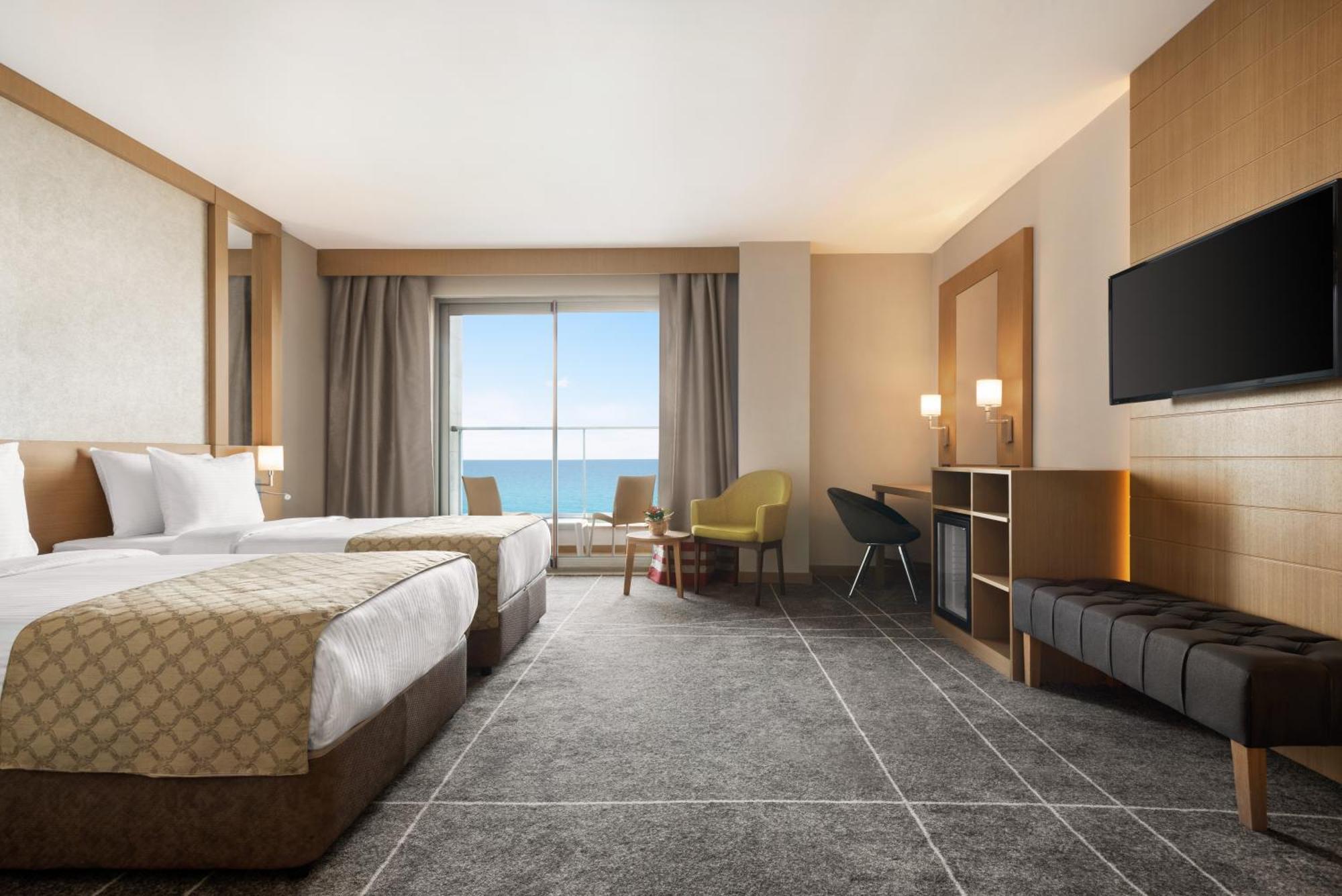 Ramada Resort By Wyndham Unye מראה חיצוני תמונה