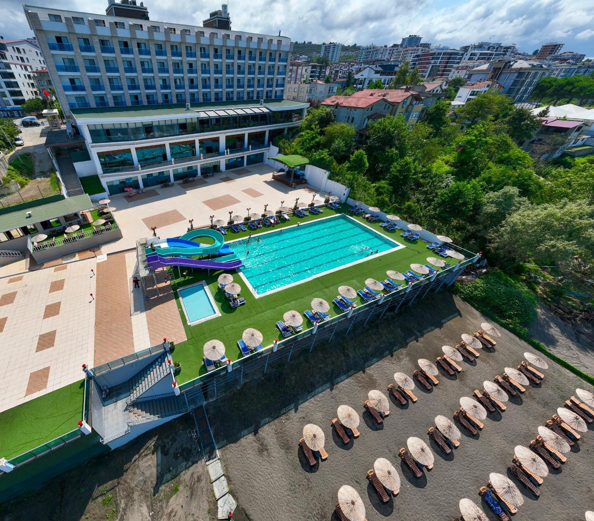 Ramada Resort By Wyndham Unye מראה חיצוני תמונה