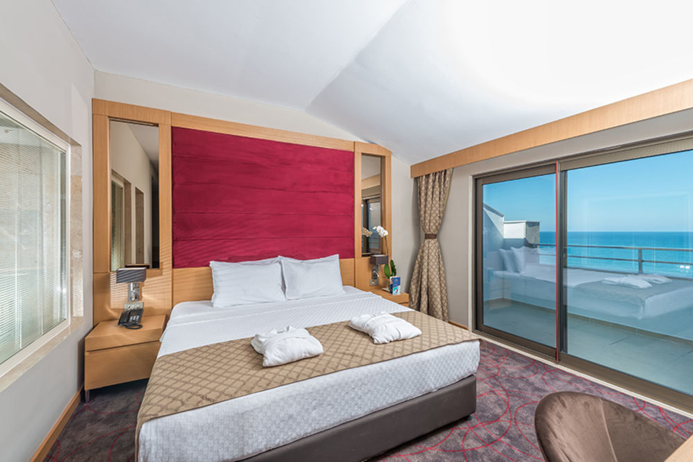 Ramada Resort By Wyndham Unye מראה חיצוני תמונה