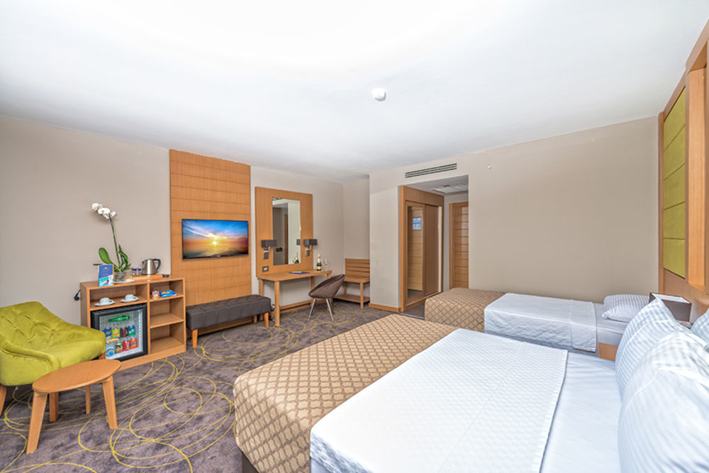 Ramada Resort By Wyndham Unye מראה חיצוני תמונה