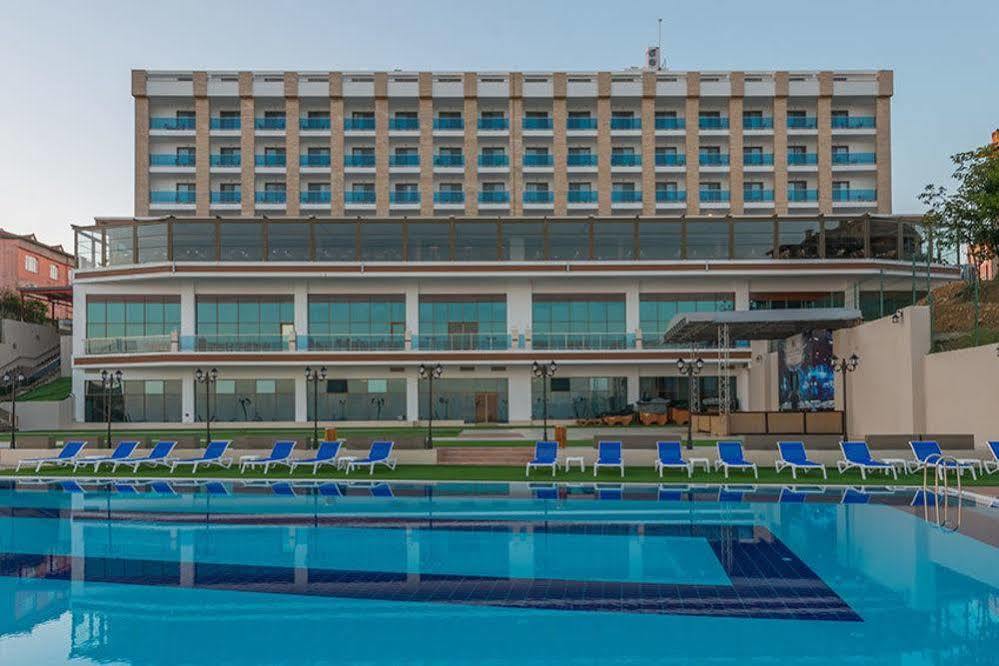 Ramada Resort By Wyndham Unye מראה חיצוני תמונה