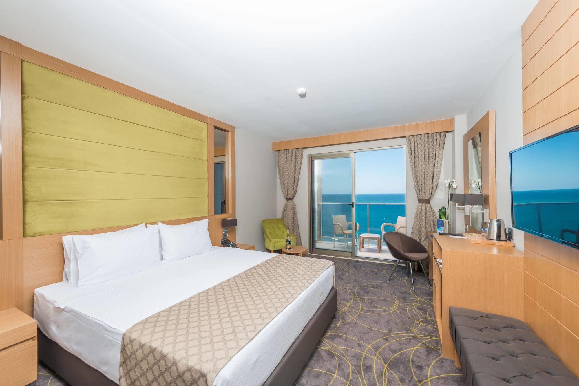 Ramada Resort By Wyndham Unye מראה חיצוני תמונה